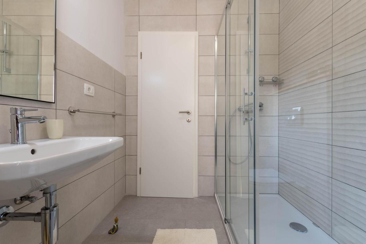 Newly Renovated Holiday Apartment Sirius Пореч Екстер'єр фото